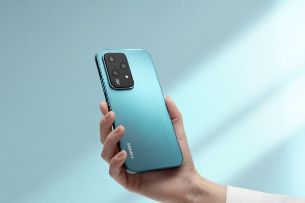 HONOR 200 Lite — первый смартфон серии HONOR 200 для портретной съемки